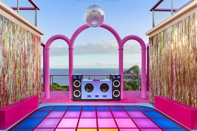 Guests can channel their inner cowboy and learn a line dance or two on Ken’s outdoor disco dance floor.