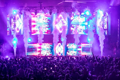 The 5,000-attendee evening welcomed ticketholders (general admission ran patrons $349-$500, and VIP table packages maxed out at $75,000), and Kaplan described how the 'Catch Me If You Can theme [was] punctuated by 1960s mod glamor and sophistication that called back to the early days of air travel.” He pointed to the airport counter-inspired check-in desk, guests’ first touchpoint at the event, before “passing through security checkpoints to be directed to their tables by ground crew members.”